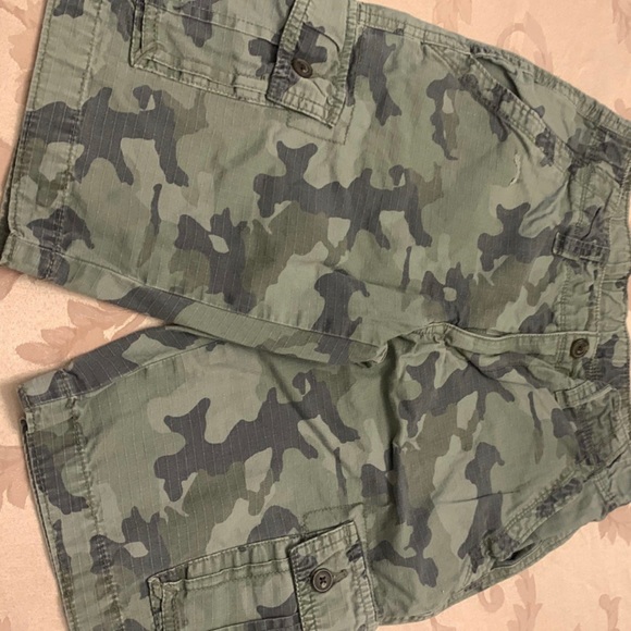 Boys ARIZONA camo cargo shorts size 14 - Picture 2 of 7